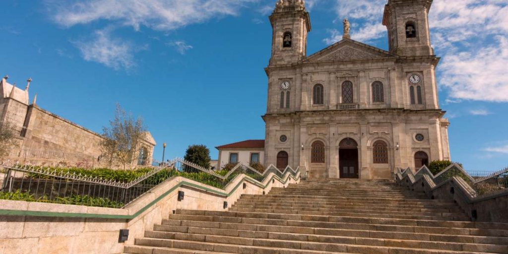 explorando as igrejas antigas do norte de portugal